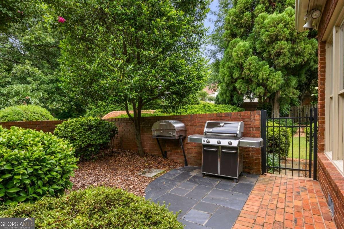 240 Embassy Court Sandy Springs - Photo 34