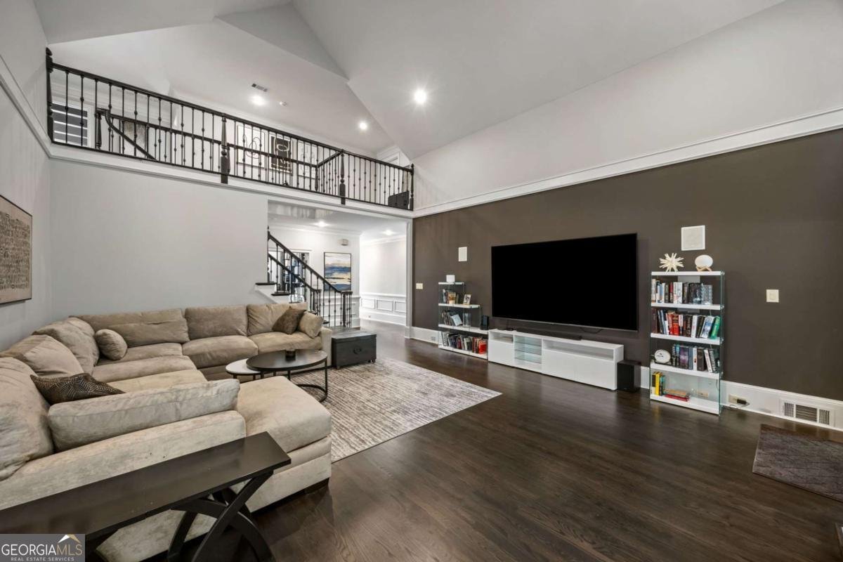 240 Embassy Court Sandy Springs - Photo 6