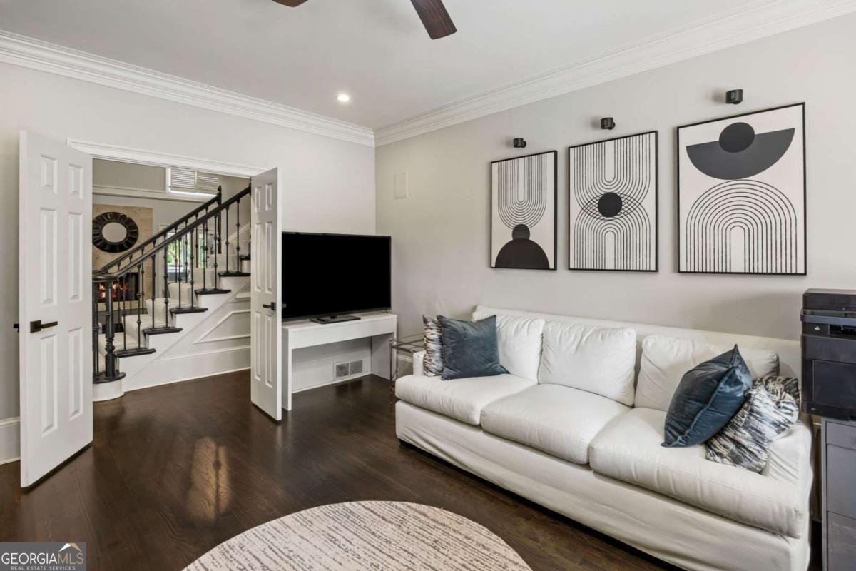 240 Embassy Court Sandy Springs - Photo 8