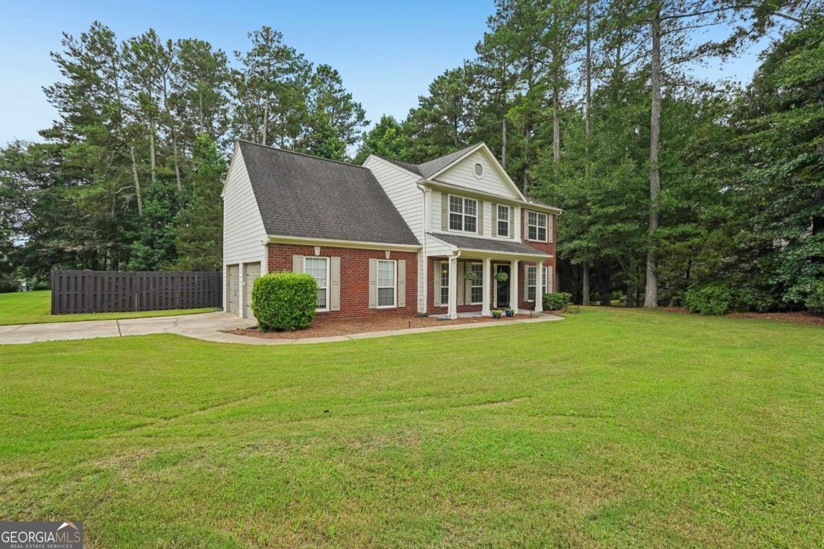 5790 Woodstone Drive Cumming - main photo