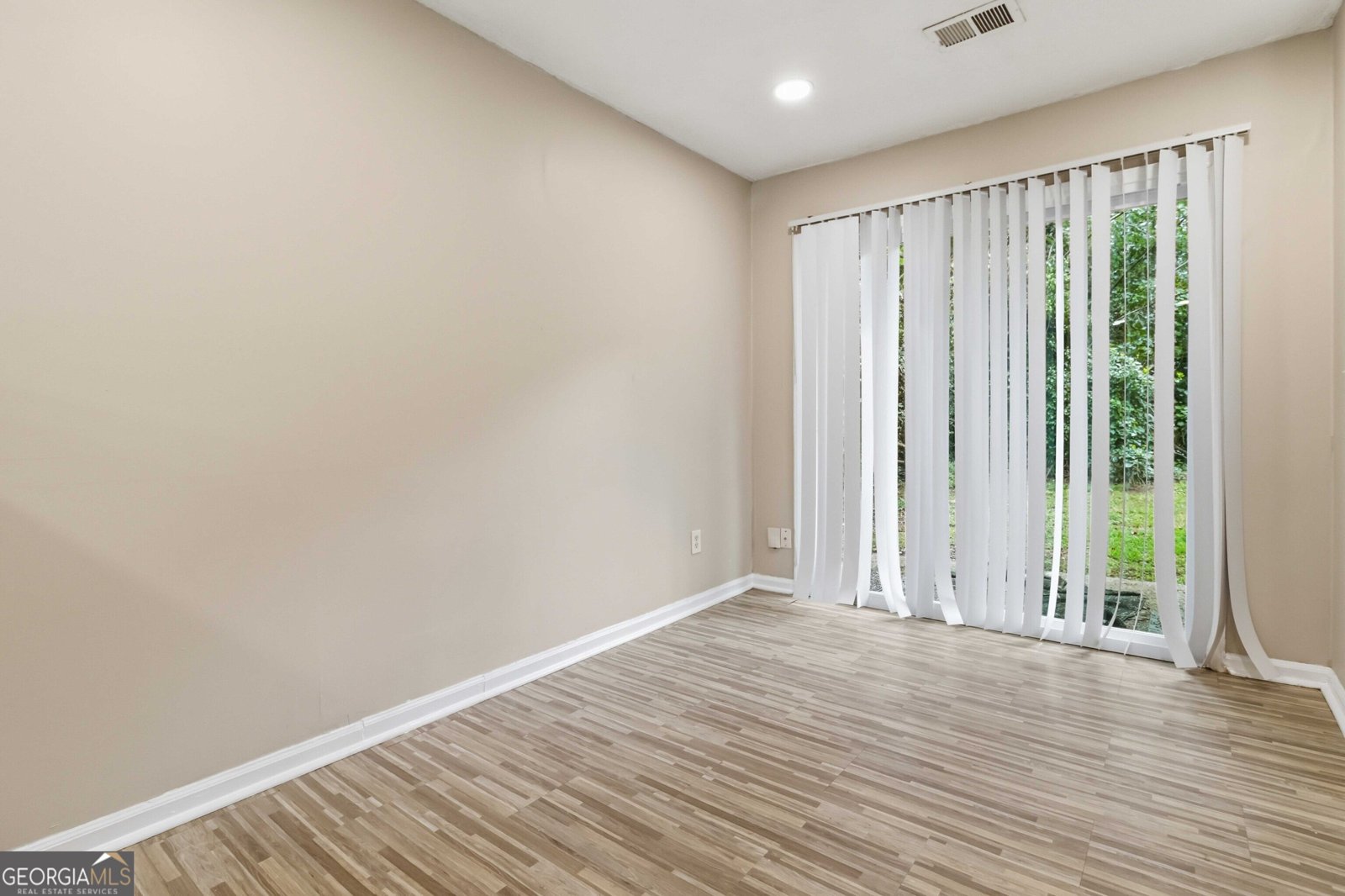 8227 Englewood Trail Riverdale - Photo 11