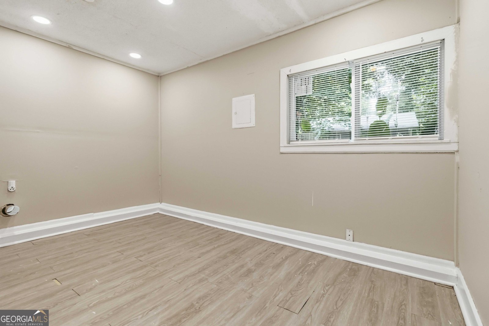 8227 Englewood Trail Riverdale - Photo 12