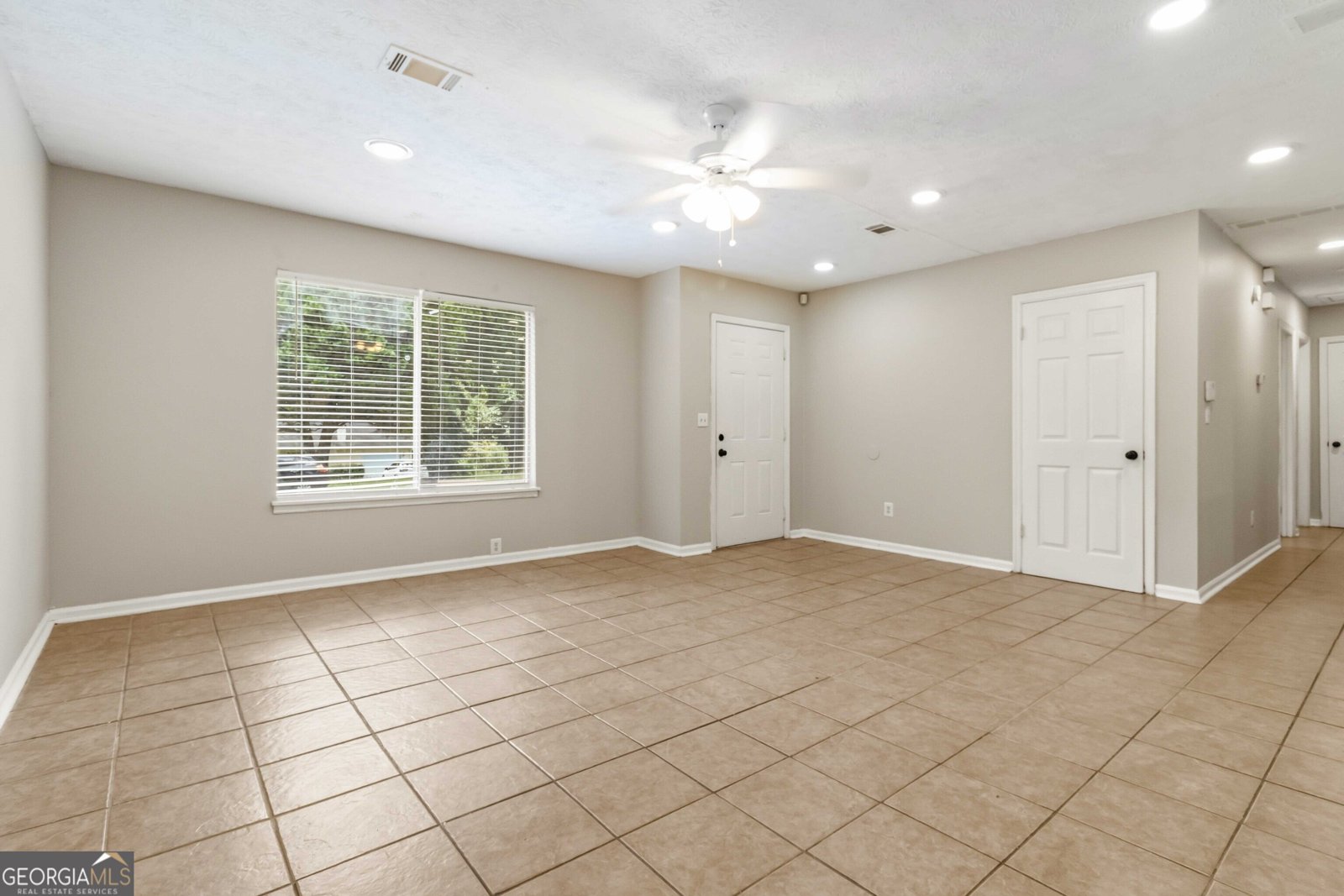 8227 Englewood Trail Riverdale - Photo 6