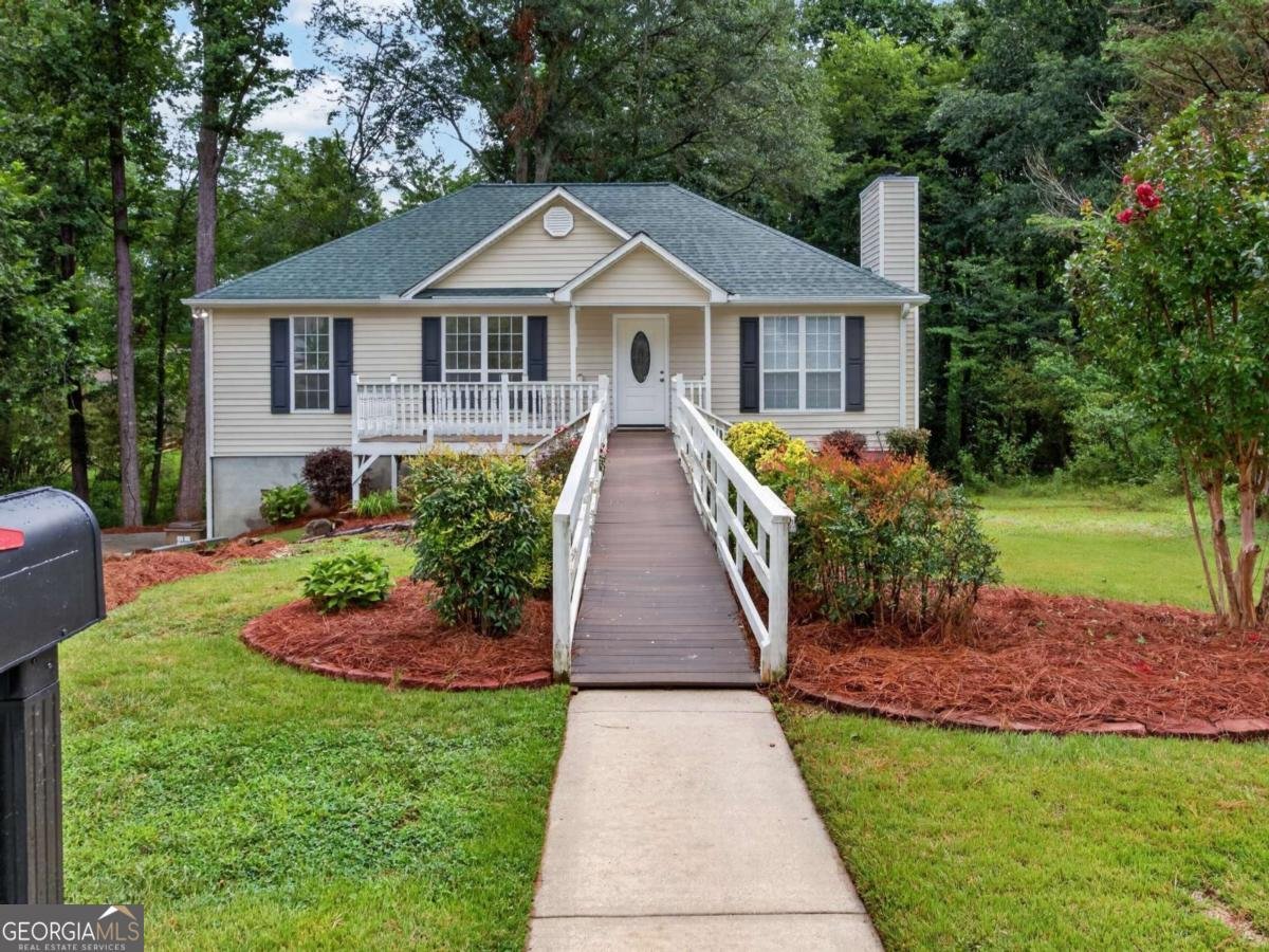 7015 Bannister Park Lane Cumming - main photo