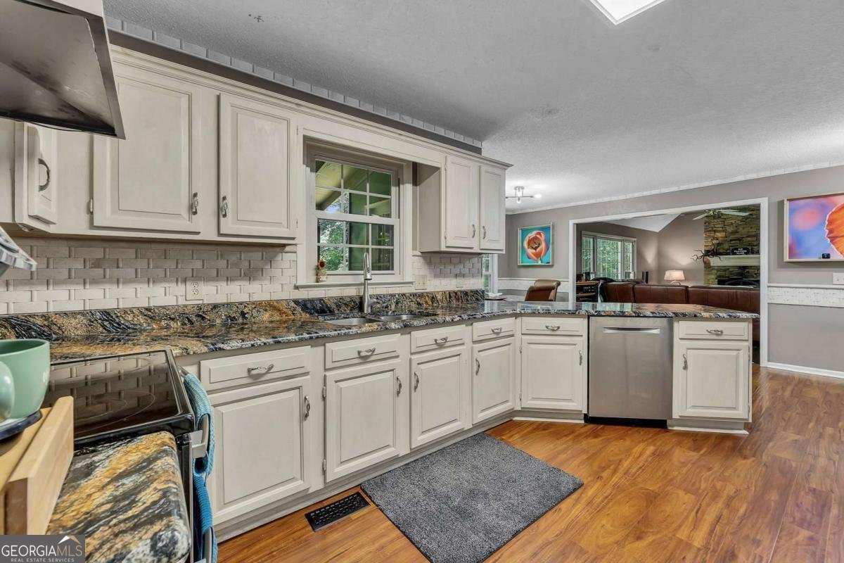 107 Lake Latimer Cove Kennesaw - Photo 9