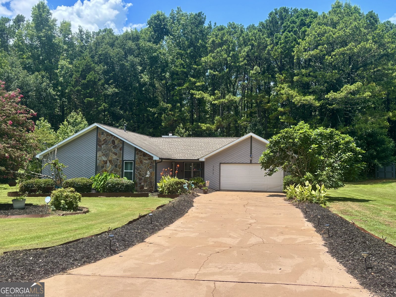 125 Grandchester Way Fayetteville - main photo