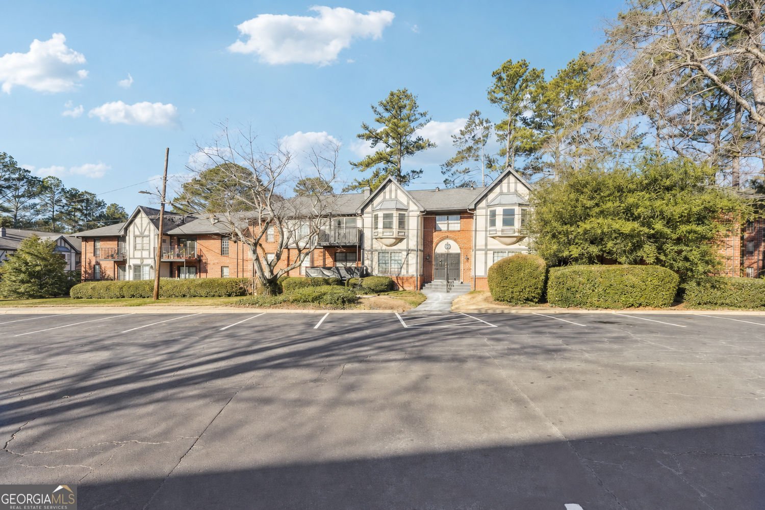 6851 Roswell Road Sandy Springs - main photo