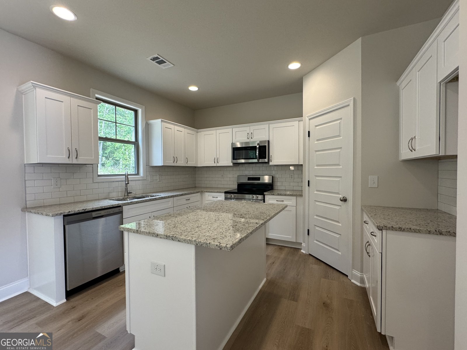 176 Country World Drive Macon - Photo 8