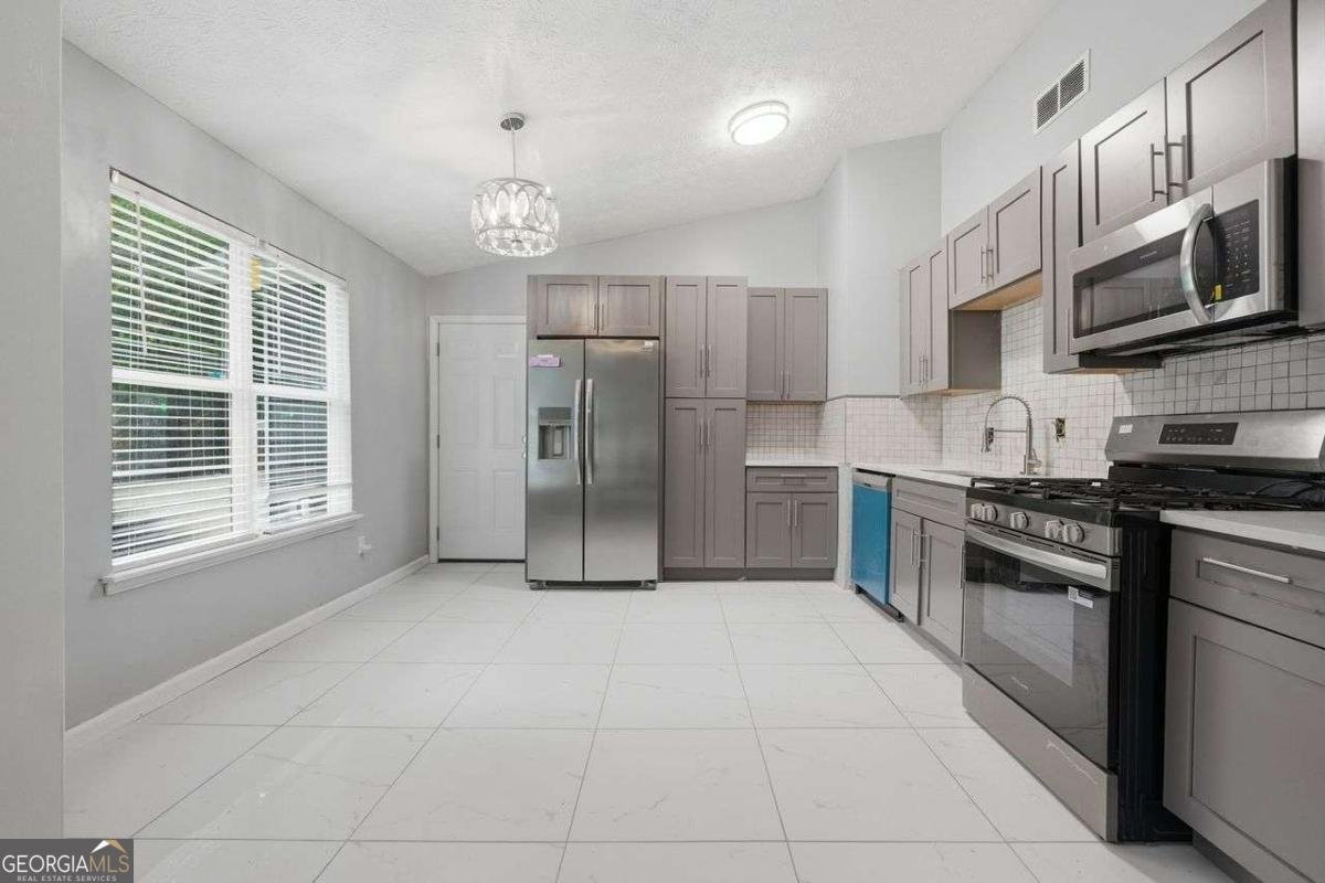 5856 Rock Road Union City - Photo 8