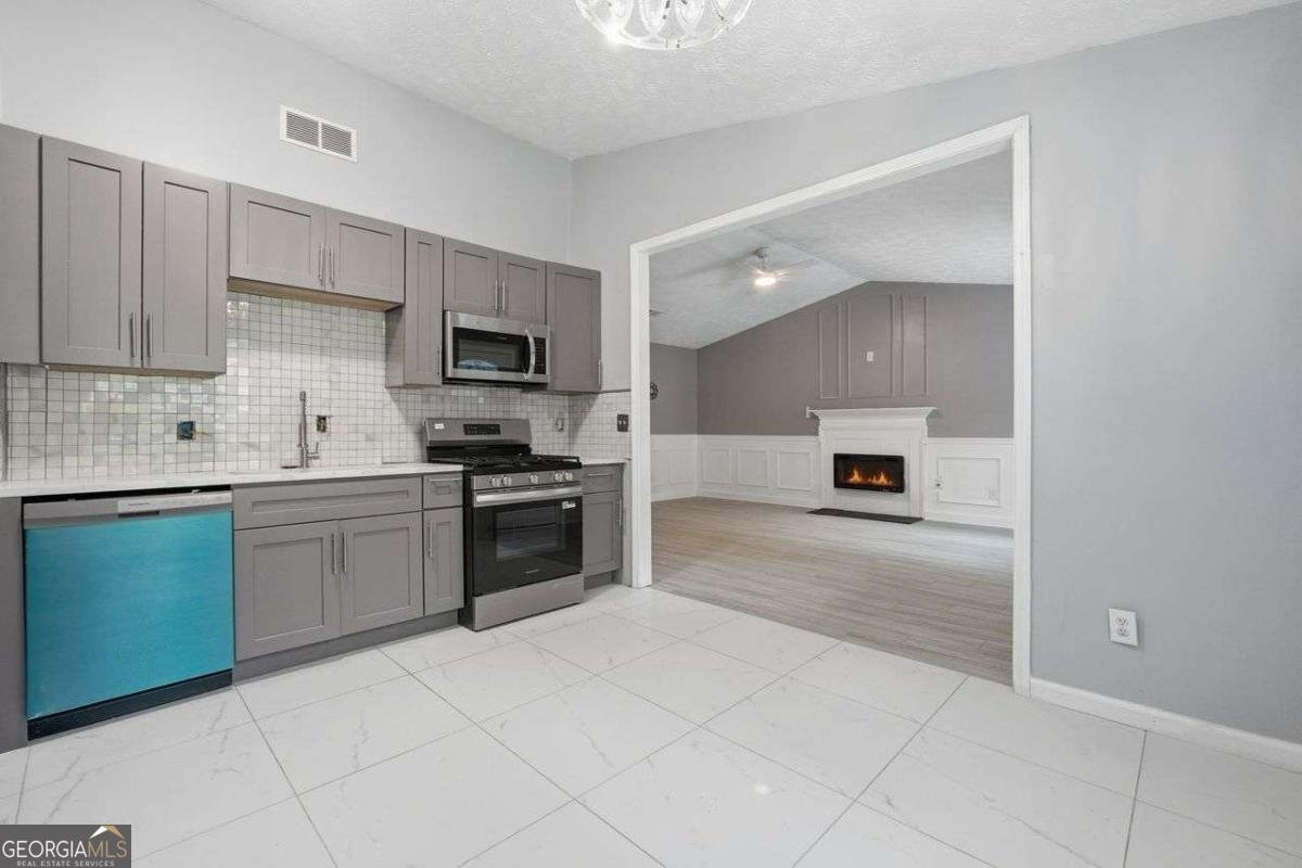 5856 Rock Road Union City - Photo 9