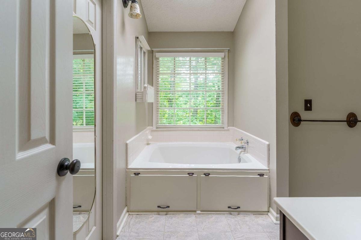 1700 Summit View Way Snellville - Photo 29
