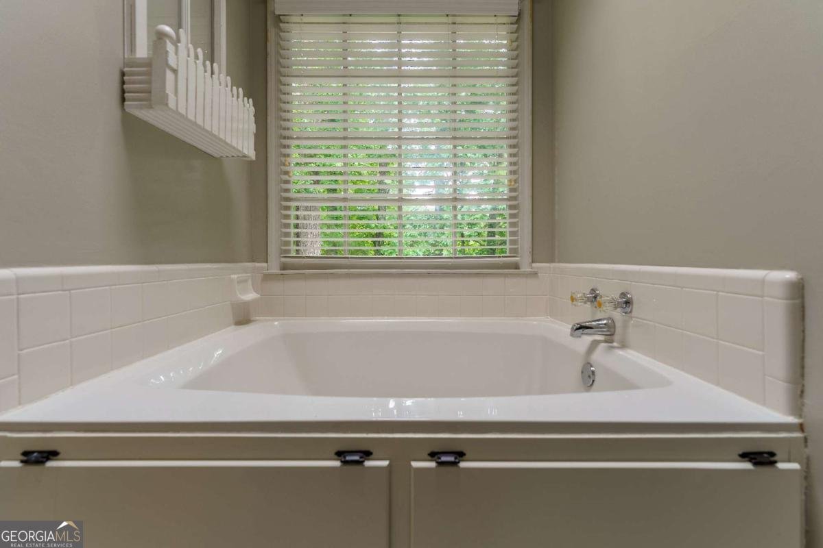 1700 Summit View Way Snellville - Photo 30