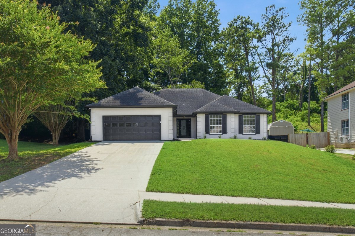 208 Eagle Way Stockbridge - main photo
