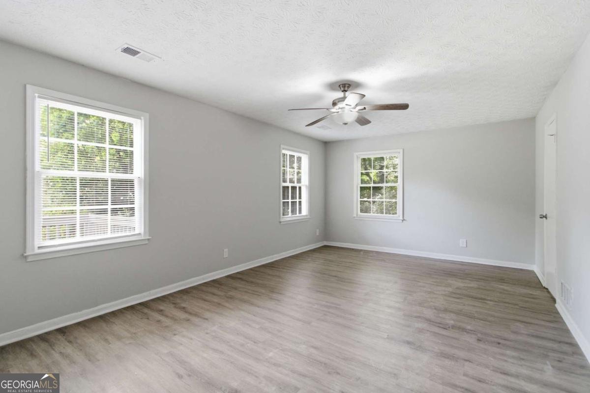 887 Ellis Road Stone Mountain - Photo 18
