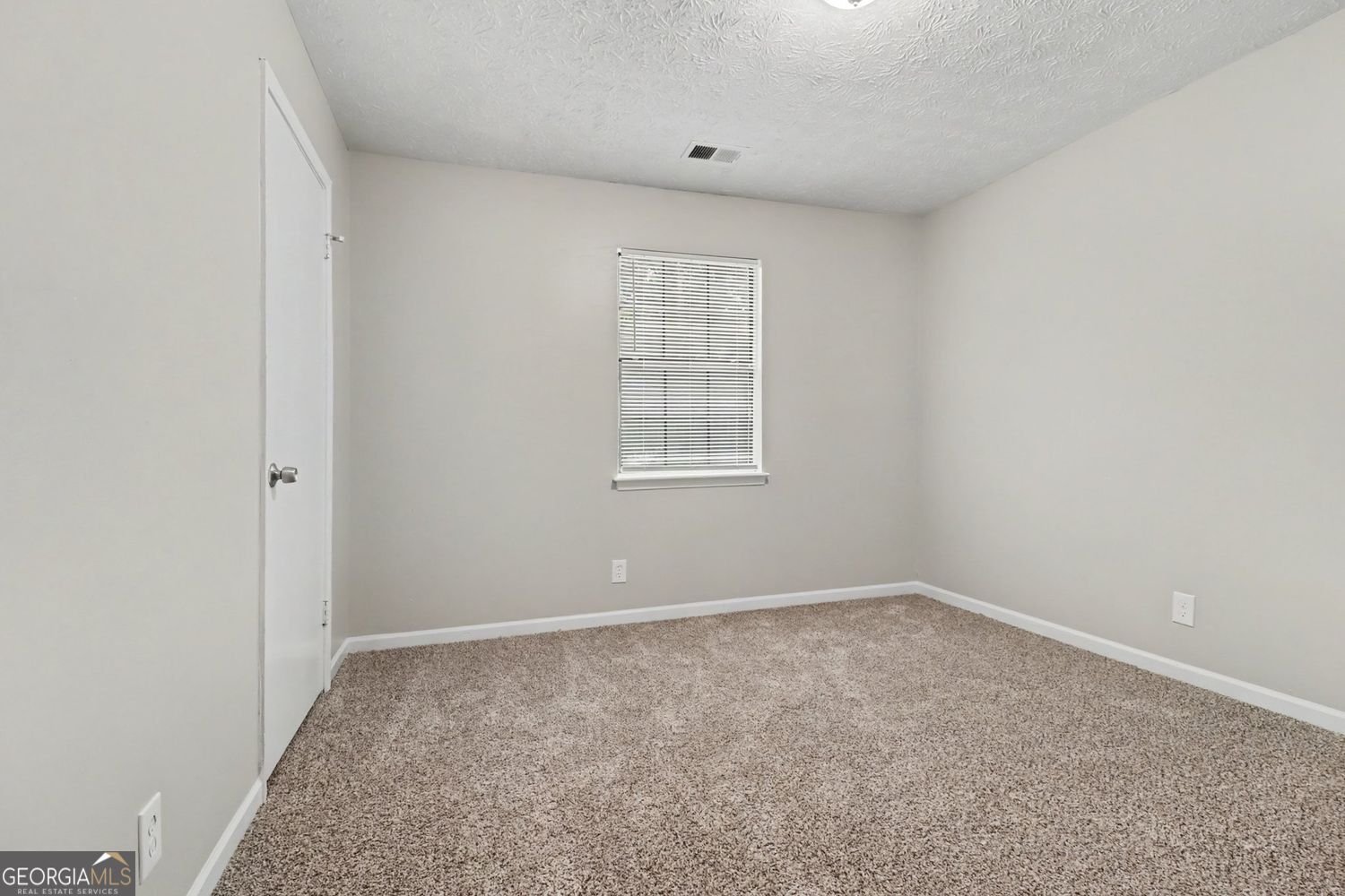 5487 Hall Circle Union City - Photo 12
