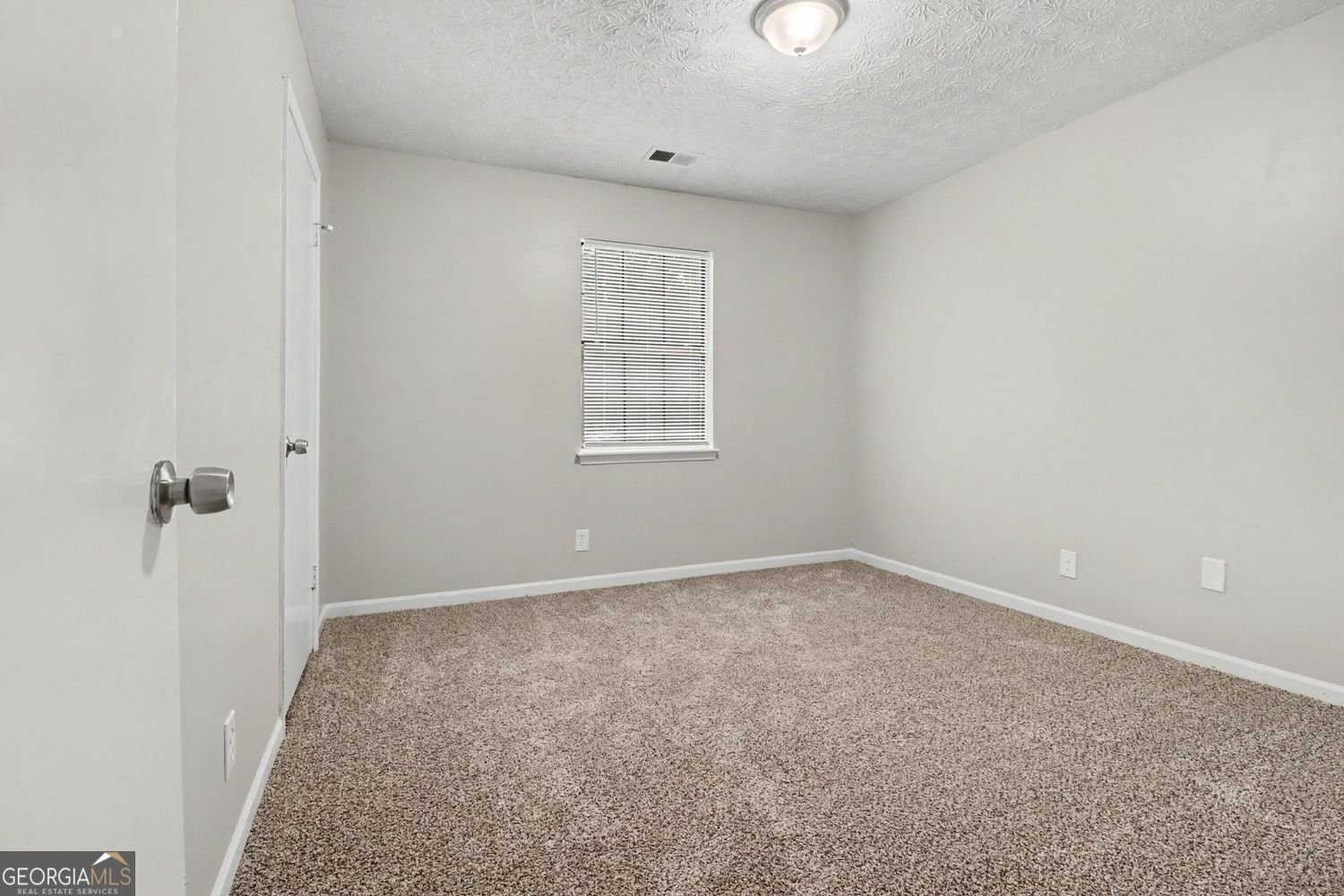 5487 Hall Circle Union City - Photo 13