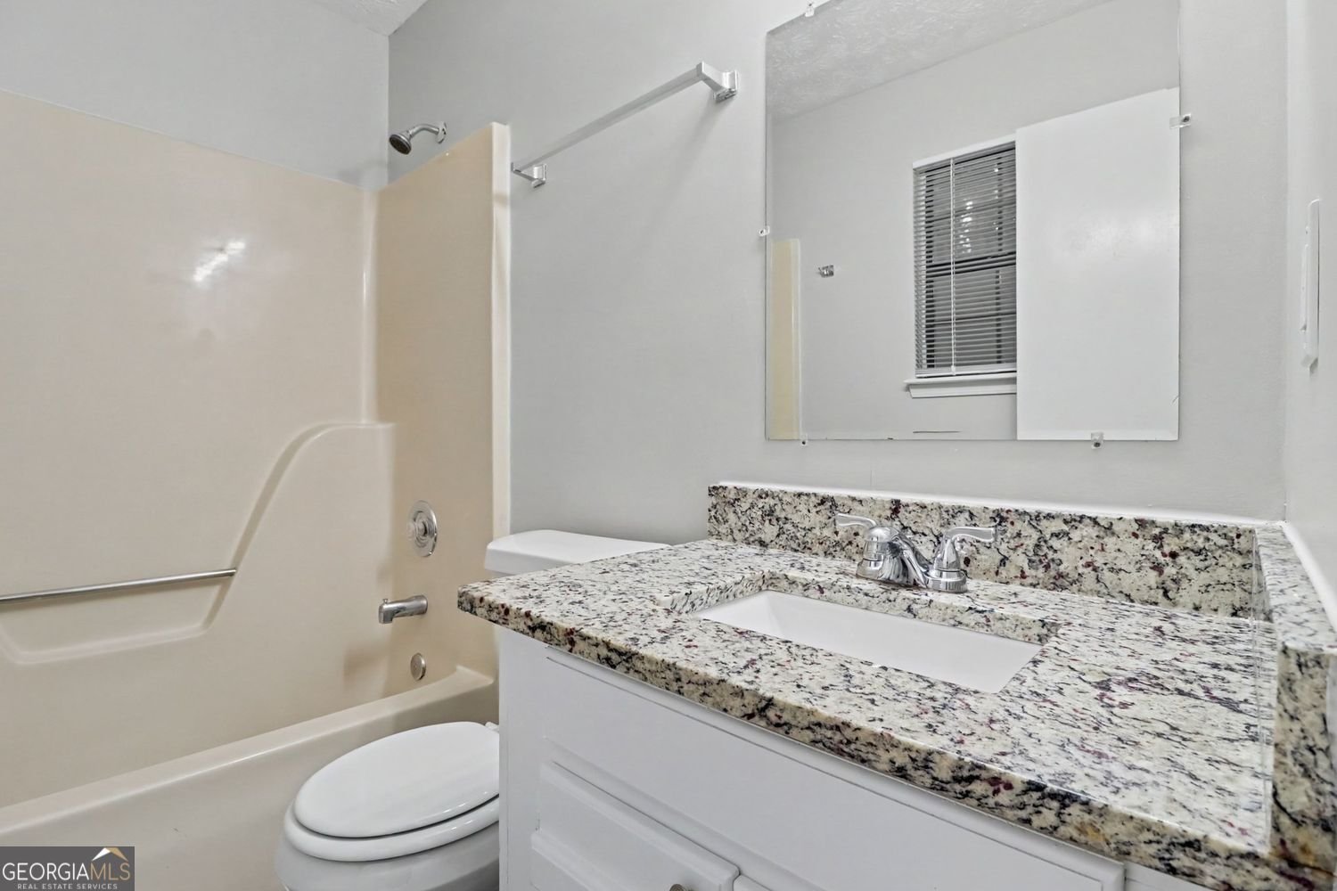 5487 Hall Circle Union City - Photo 14