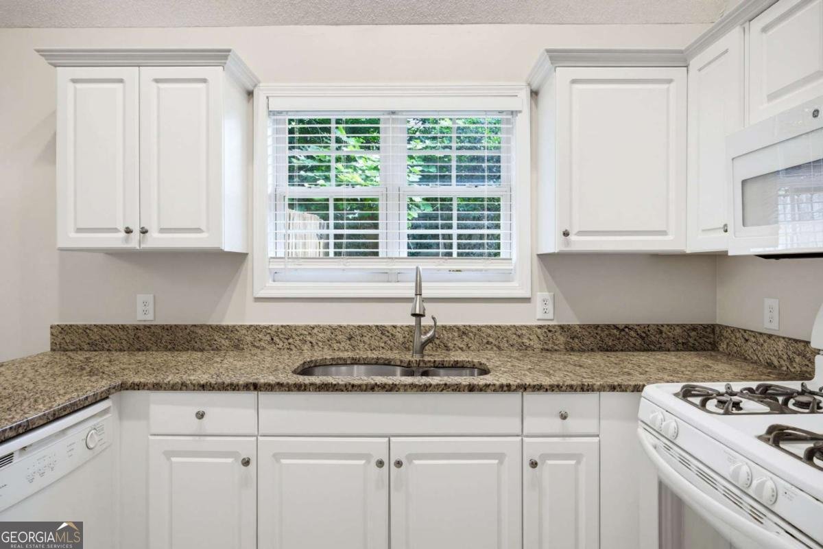 4280 Old Cherokee Street Acworth - Photo 9