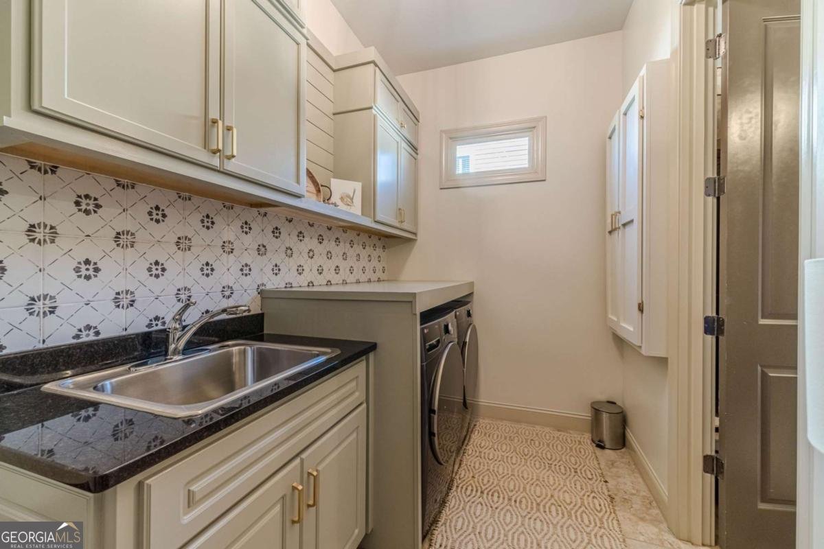 411 Tralee Court Statham - Photo 35