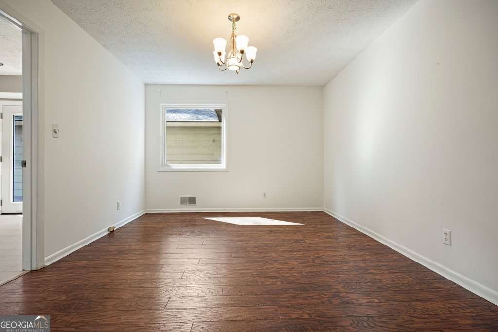 300 Cruise Court Roswell - Photo 15