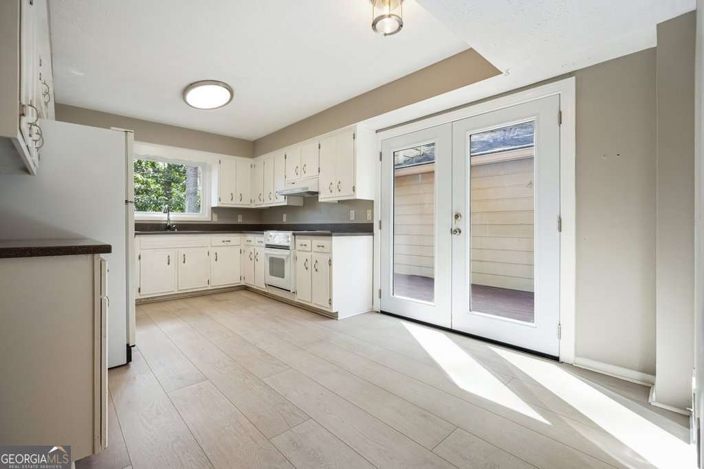 300 Cruise Court Roswell - Photo 8