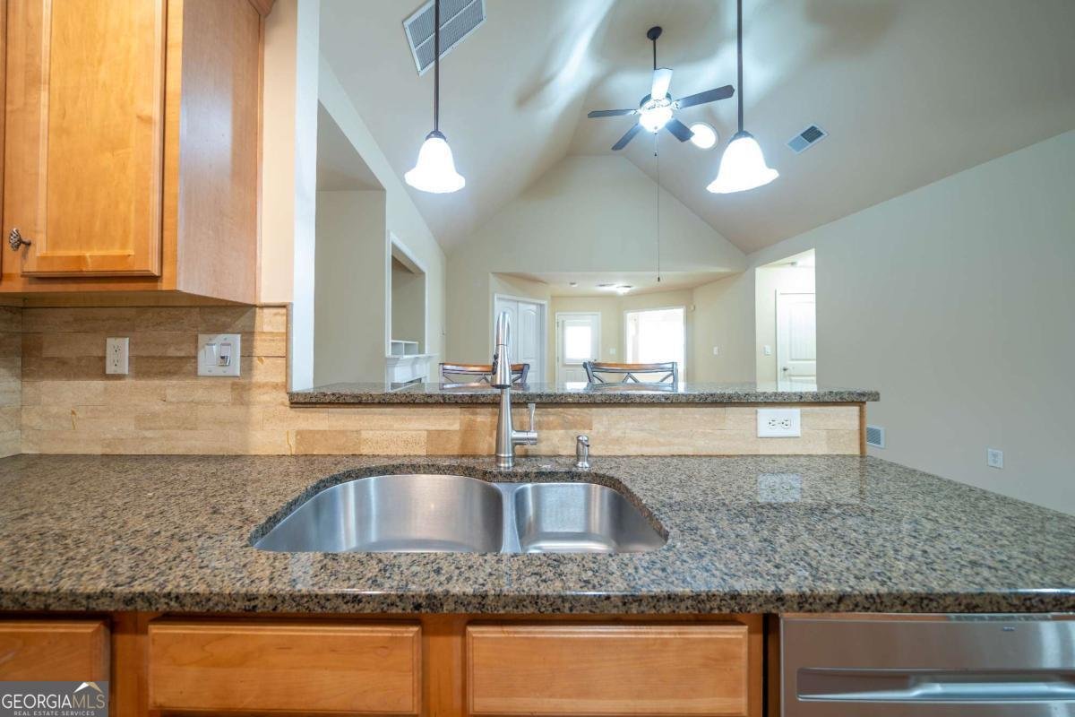 18 Mary Lane White - Photo 10