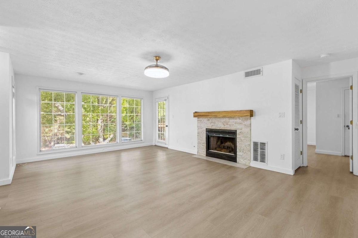204 Berkeley Woods Drive Duluth - main photo