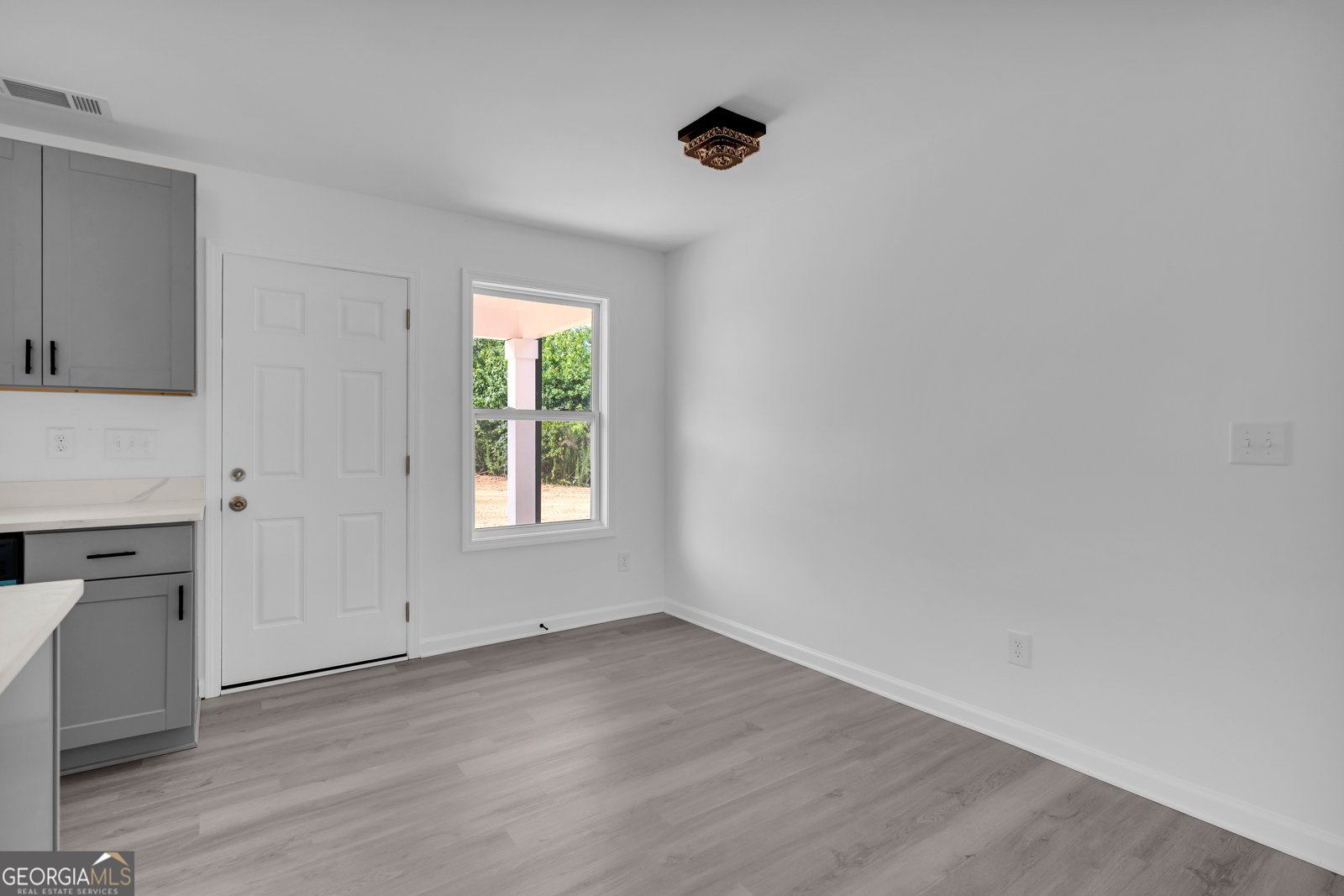 1084 West Adrian Circle Conyers - Photo 13