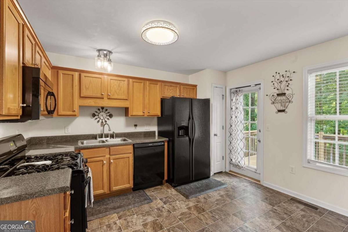 7402 Grayson Bridge Circle Douglasville - Photo 12