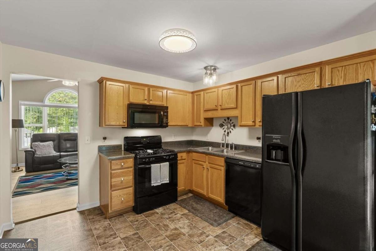 7402 Grayson Bridge Circle Douglasville - Photo 13