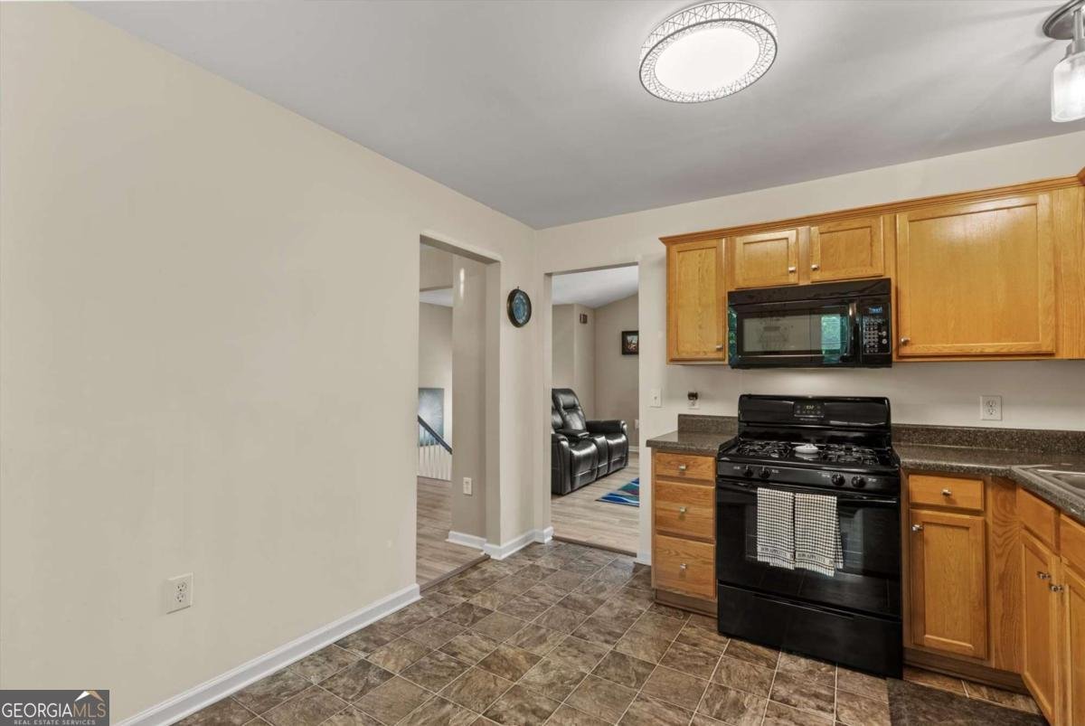 7402 Grayson Bridge Circle Douglasville - Photo 14