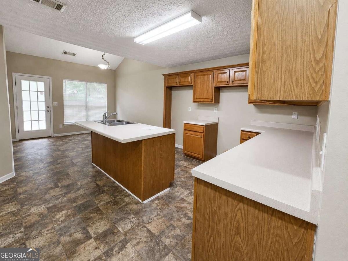 1456 Gates Circle Atlanta - Photo 6