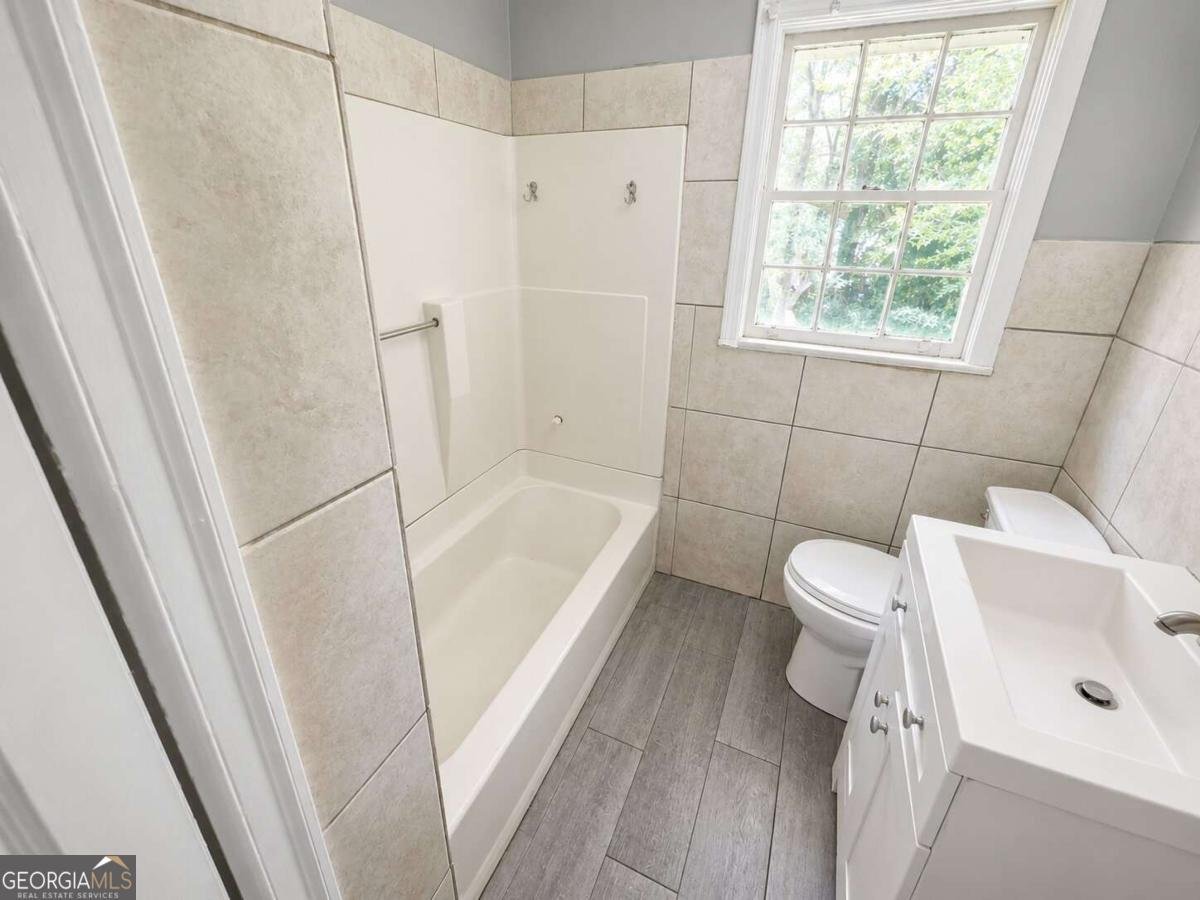 2235 Burroughs Avenue Atlanta - Photo 9