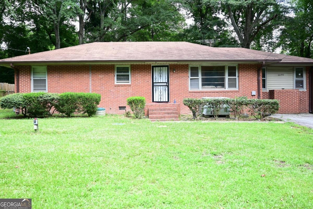 6698 Baker Drive Lithia Springs - main photo