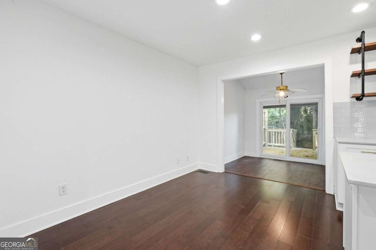 2226 Spring Walk Court Atlanta - Photo 9