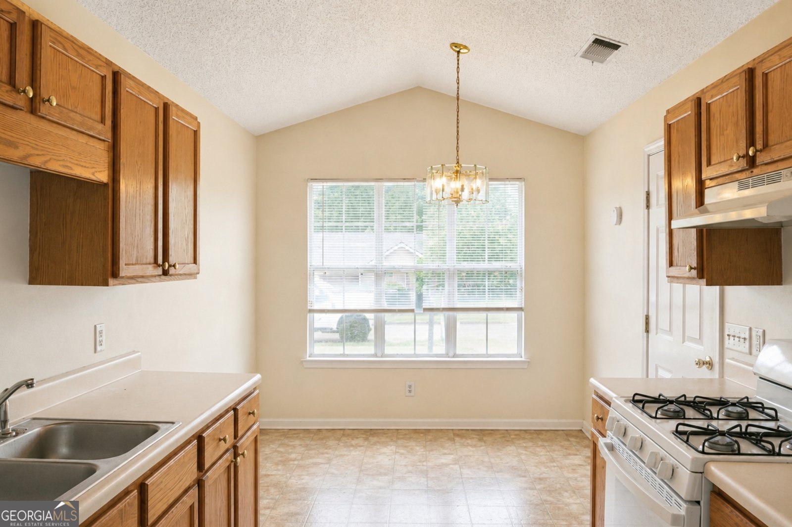 121 Samanthas Way McDonough - Photo 8