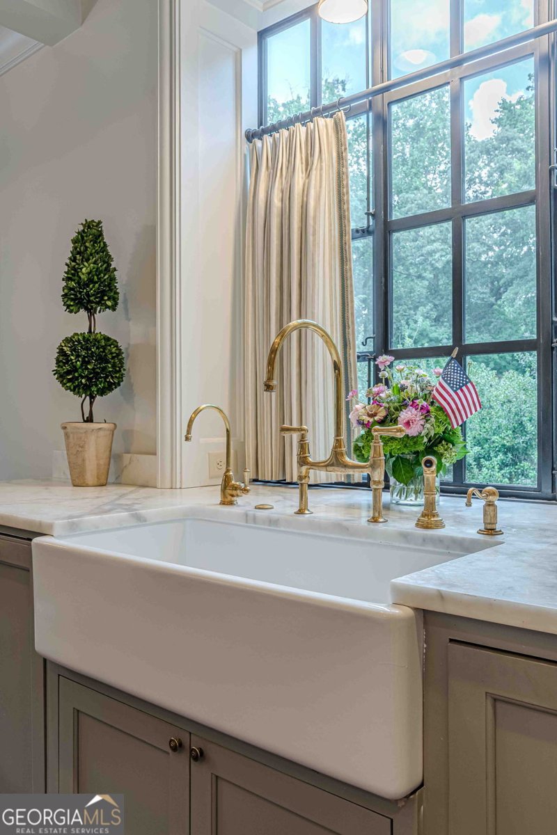 2583 Habersham Road Atlanta - Photo 9