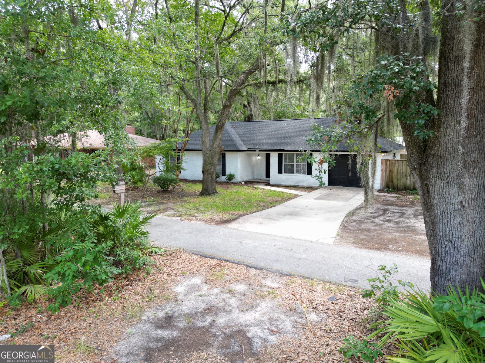 822 Lakeview Court Hinesville - main photo