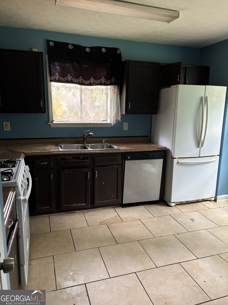 1036 Mainstreet Lake Stone Mountain - Photo 14