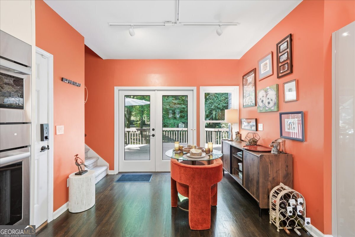 990 Lake Charles Drive Roswell - Photo 22