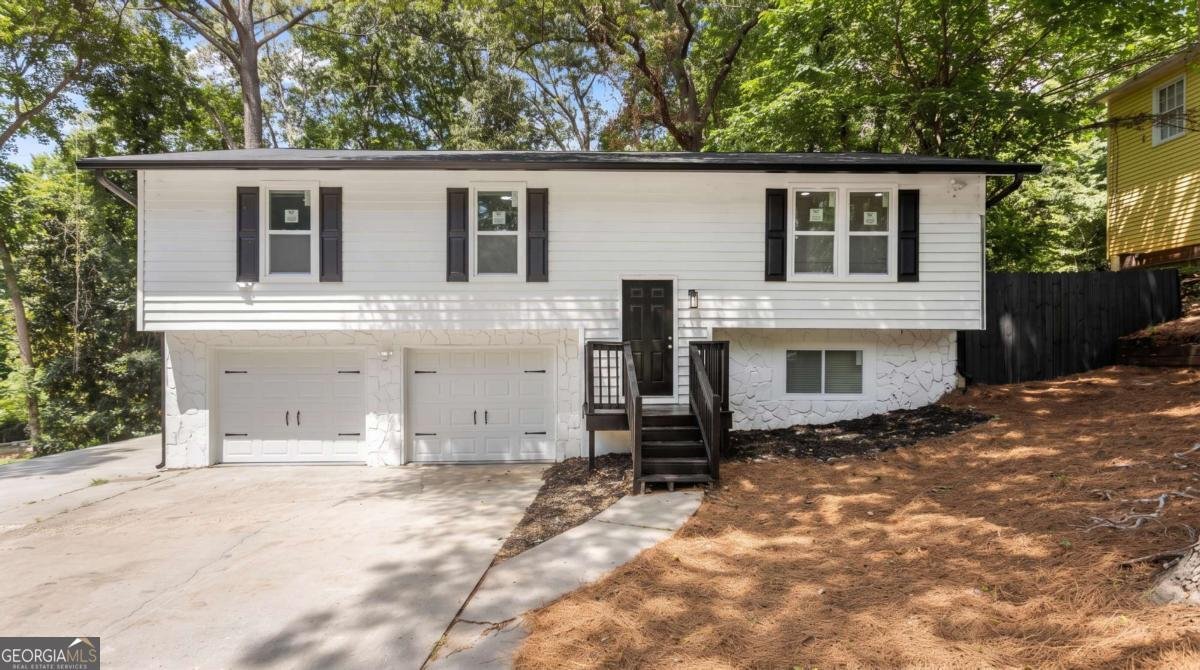 3291 Wintercreeper Drive Lithonia - main photo