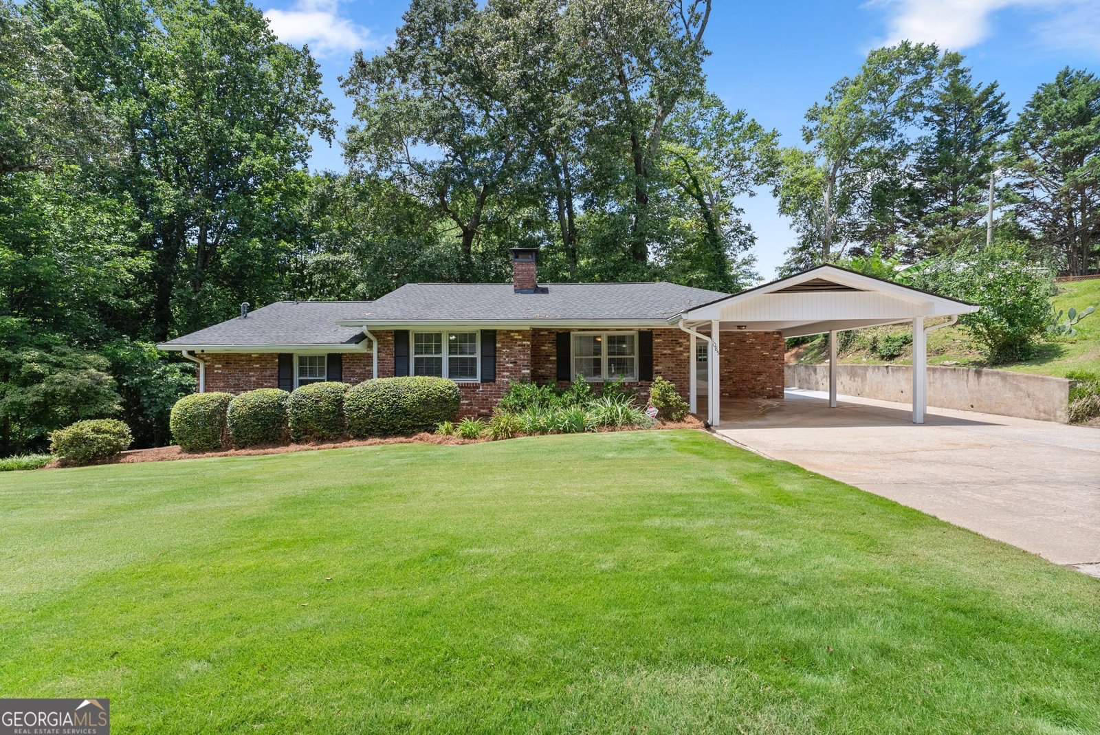 1085 Tanglewood Drive Gainesville - main photo