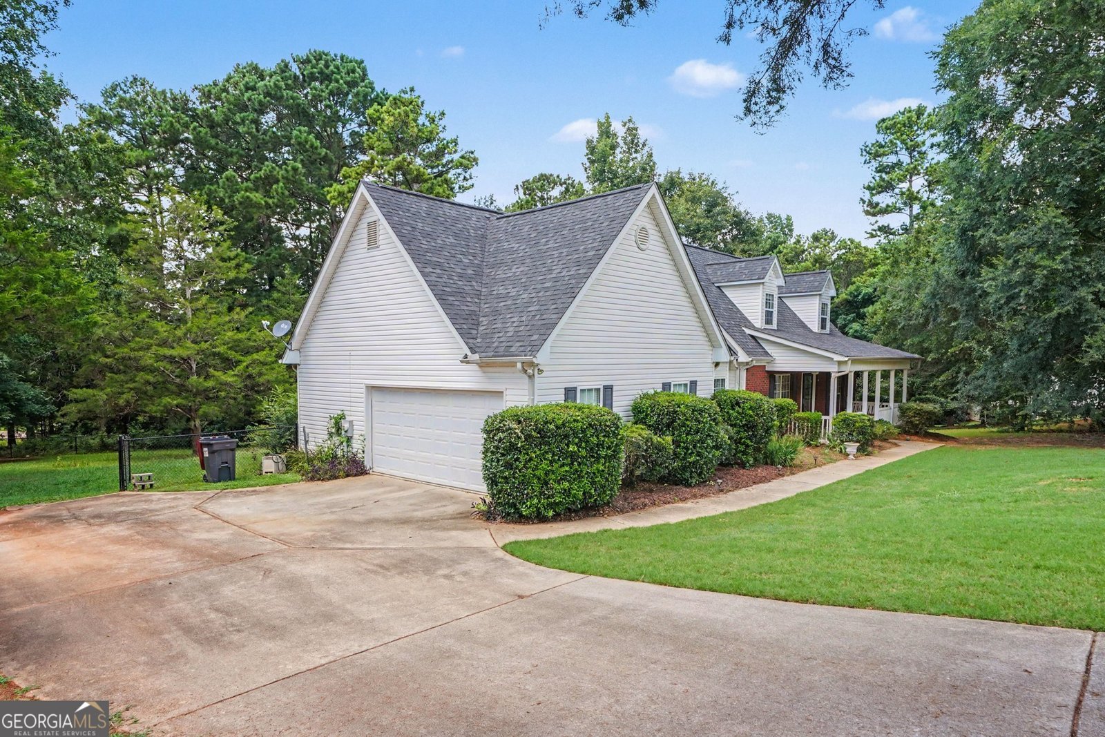 306 Park Chase Court Griffin - Photo 3