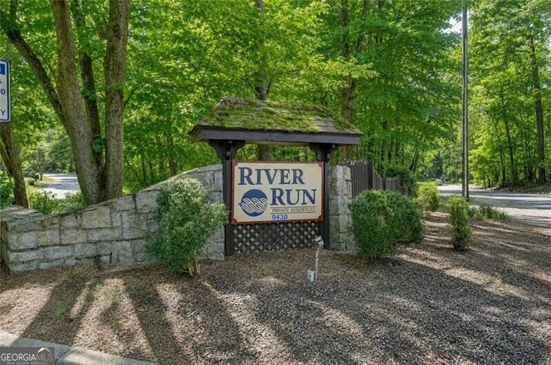 709 River Run Drive Sandy Springs - Photo 33
