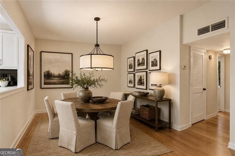 709 River Run Drive Sandy Springs - Photo 9