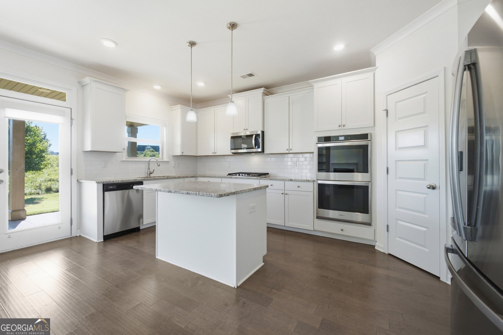1221 Hawthorne Circle Madison - Photo 10