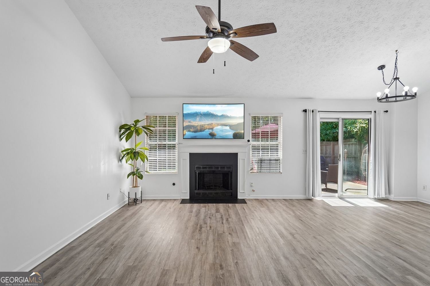 1077 Woodsong Pass Court Lawrenceville - Photo 6