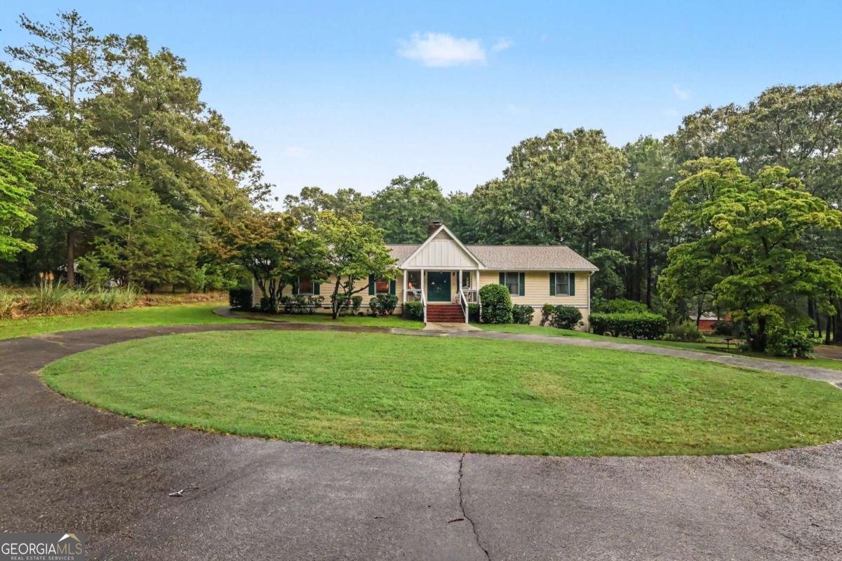 5256 Alexanders Lake Road Stockbridge - Photo 2