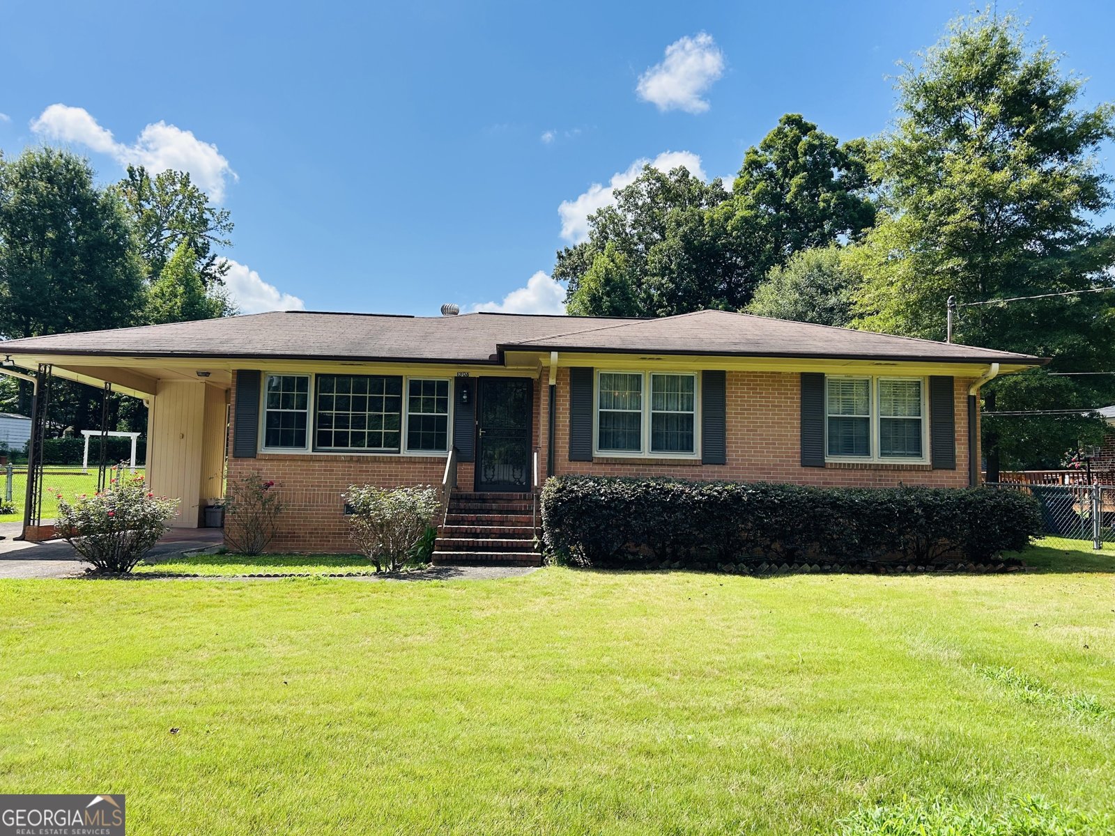 1306 Greenview Drive Griffin - main photo