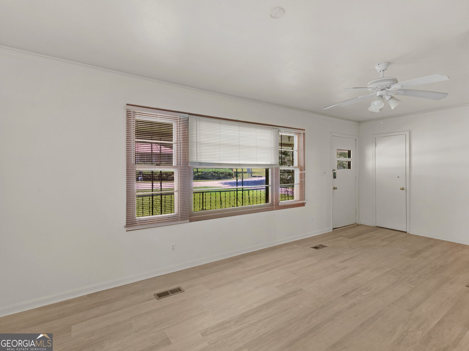 895 Laurel Street Forest Park - Photo 3